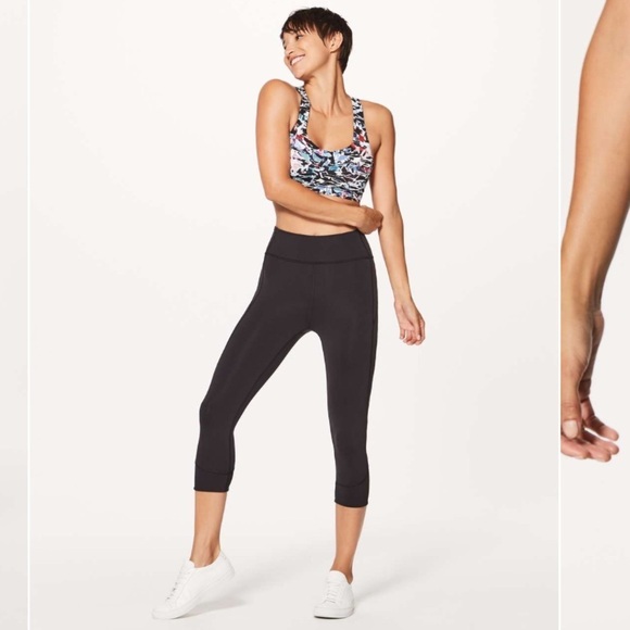 Lululemon In Movement Crop *Everlux 19" size 8 black - Picture 2 of 12